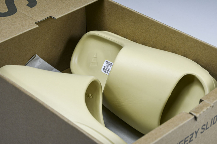 ye**ezy slide desert sand fw6344