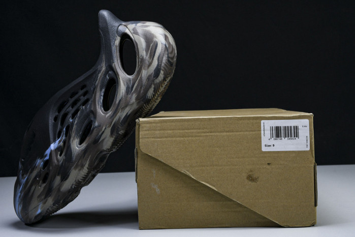 ye**ezy slide  id4126