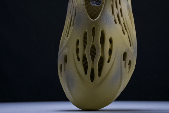 ye**ezy slide gv6843