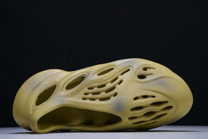 ye**ezy slide gv6843