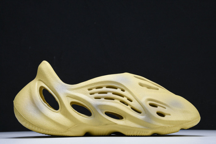 ye**ezy slide gv6843