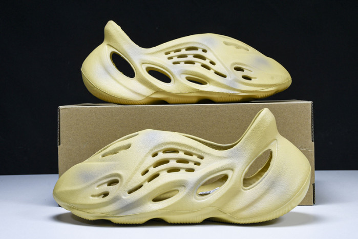 ye**ezy slide gv6843